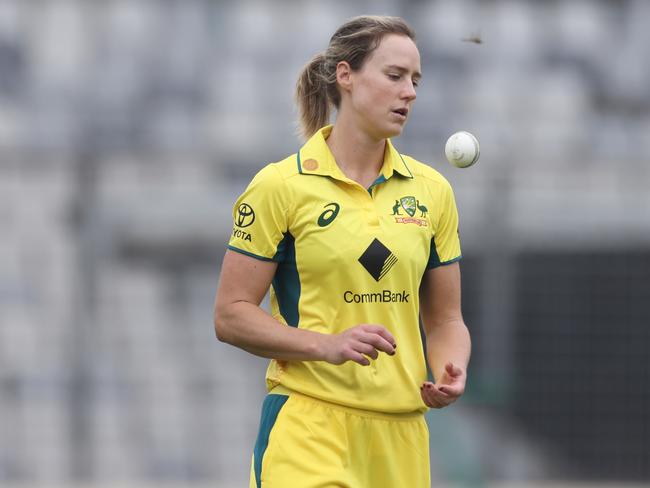 As women’s cricket makes a breakthrough, there some who believe the changing terminology used in commentary is a major issue that needs to be addressed.