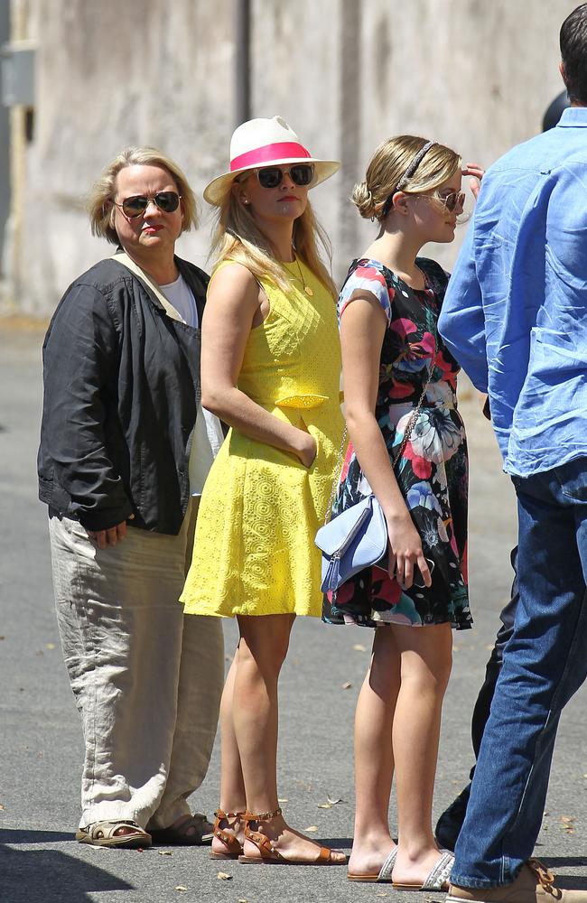 Reese Witherspoon visited Campidoglio Hill and admired the equestrian statue of Emperor Marco Aurelio on the square in Rome, Italy with her daughter and mother on June 18, 2015. After they visited the famous keyhole where you can admire a beautiful view of St. Peter. Pictured: Reese Witherspoon,Ava Phillippe and Betty Witherspoon Ref: SPL1056518 180615 Picture by: AVSplash News Splash News and Pictures Los Angeles: 310-821-2666 New York: 212-619-2666 London: 870-934-2666 photodesk@splashnews.com