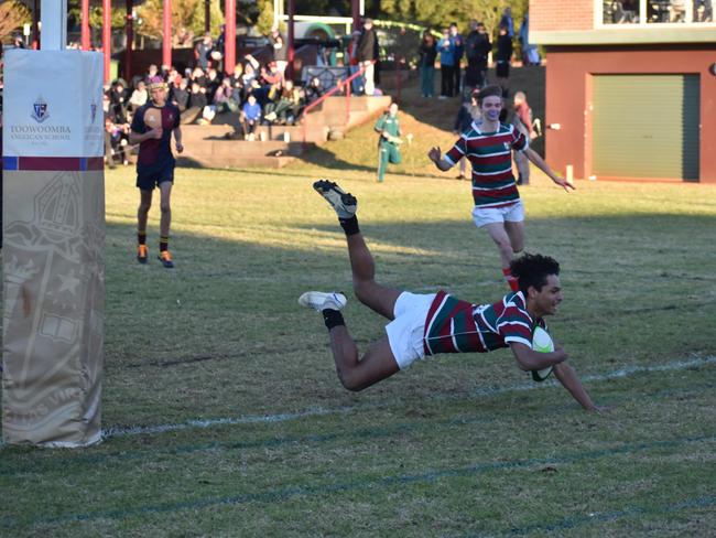 Aaron Hinch has a spectacular dive to score a terrific try (Photo: Scots PGS)