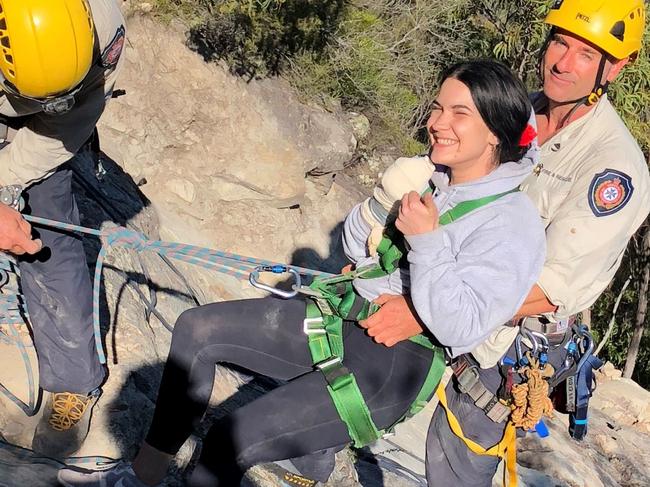 ONE TIME WEB USE ONLY - FEE APPLIES FOR REUSE -  PIC FROMSarah Wylie/Caters News - (PICTURED: Sarah Wylie being rescued after she fell over on the mountain) - A woman who horrifically IMPALED her hand while hiking with a man she met online has blasted her DATE FROM HELL after he heartlessly abandoned her at the top of a mountain.After weeks of chatting to a man who pursued her online, Sarah Wylie arranged for the two of them to go mountain climbing at sunrise on their first date  but had no idea of the nightmare to follow.SEE CATERS COPY