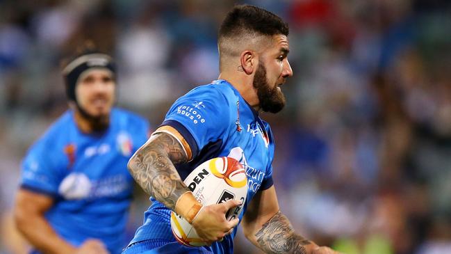 Mason Cerruto of Italy makes a line break during the 2017 Rugby League World Cup at Canberra Stadium on November 10, 2017. (Photo by Mark Nolan/Getty Images)