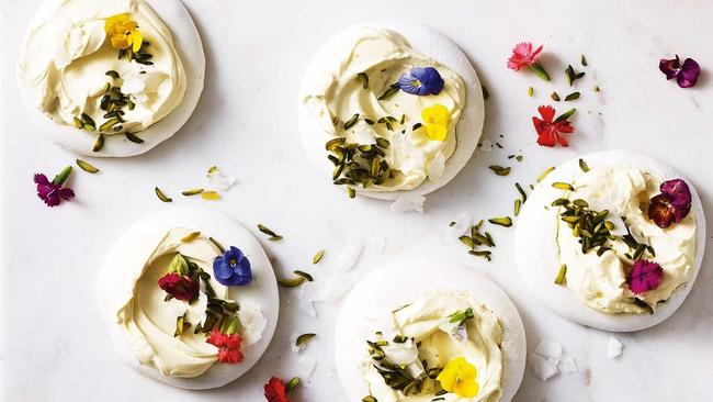 Egg free pavlova