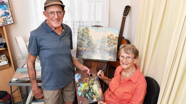 Artists Geoff McKenzie and Allison Shaw are celebrating 54 years of art (and love!). Picture: Patrick Woods.