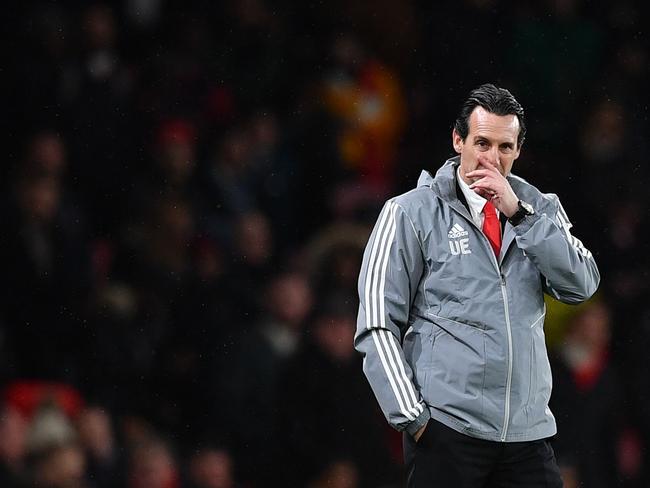 Arsenal's Spanish head coach Unai Emery reacts during their UEFA Europa league Group F football match between Arsenal and Eintracht Frankfurt at the Emirates stadium in London on November 28, 2019. (Photo by DANIEL LEAL-OLIVAS / AFP)