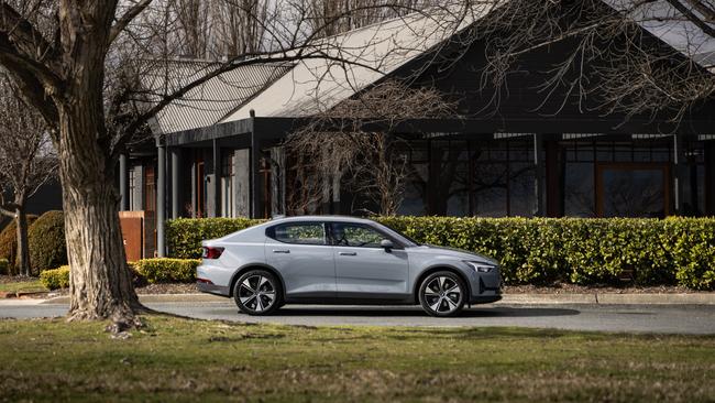 The model builds on Polestar’s 2021 original.