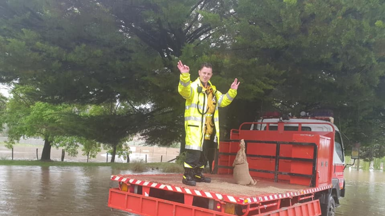 Rural Fire Service crews have assisted with flooding around the Bathurst region.