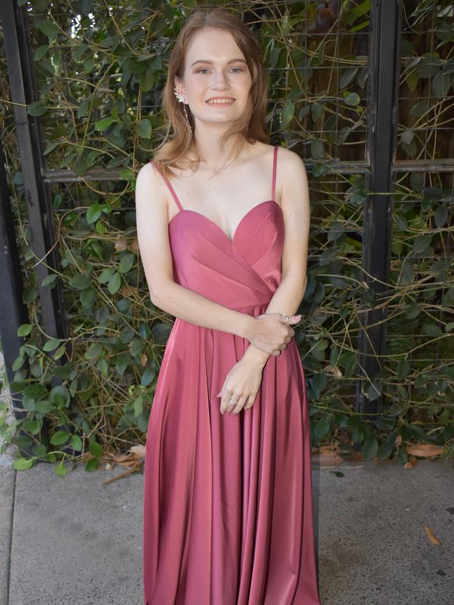 Jessica Austin at the Mackay State High School 2021 Year 12 formal, November 16, 2021. Photo: Tara Miko and Janessa Ekert