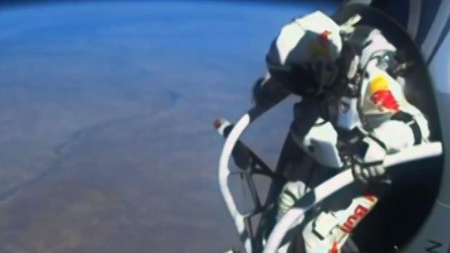 Watch This Astonishing Video of Jetpacks Over Dubai Now, Digital Trends