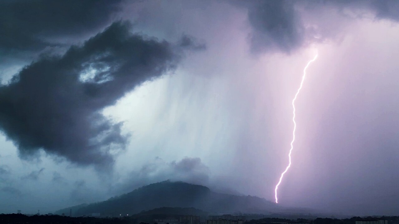 Over 10,000 residents in Vic still without power after severe thunderstorms