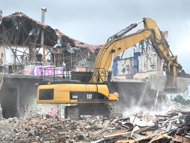 Demolition works started this week to knock down an iconic and controversial entertainment building and Antiques Store which has stood derelict on the Pacific Motorway for more than a decade.Saturday November 16, 2024. Picture, John Gass