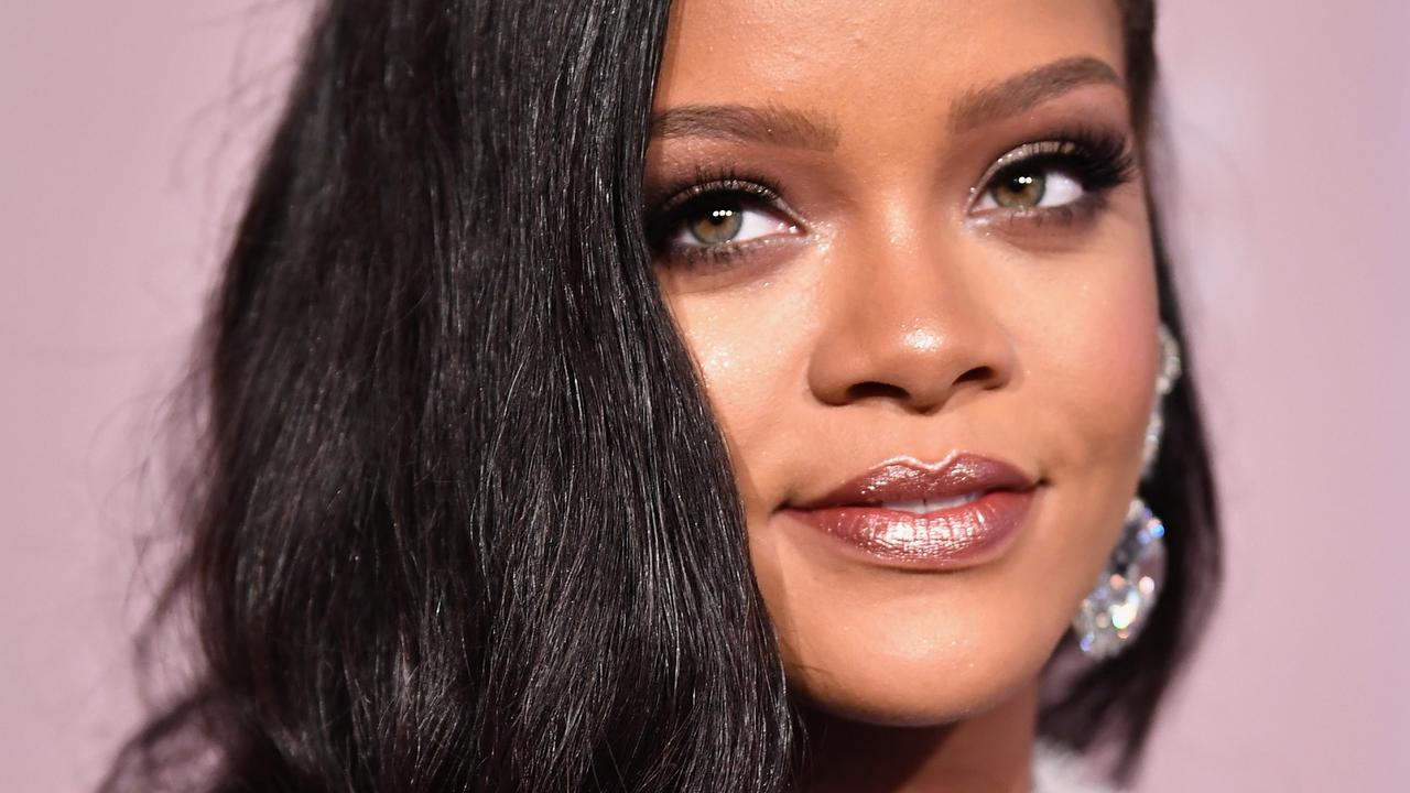 Rihanna pregnant with first child - News Colony