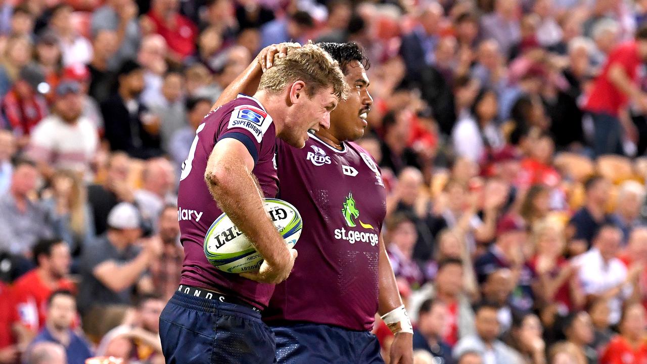 The Queensland Reds have posted their second straight win to move within striking distance of the Rebels at the top of the Australian conference.