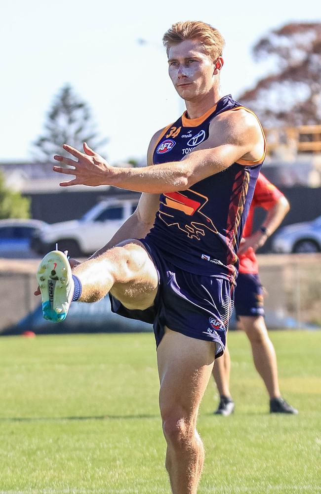 Sid Draper started at the sub for the Crows.