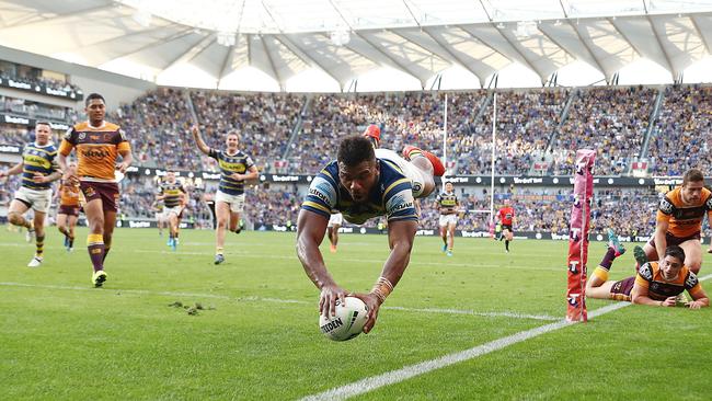 Maika Sivo carves up the Broncos. Photo: Mark Metcalfe/Getty Images