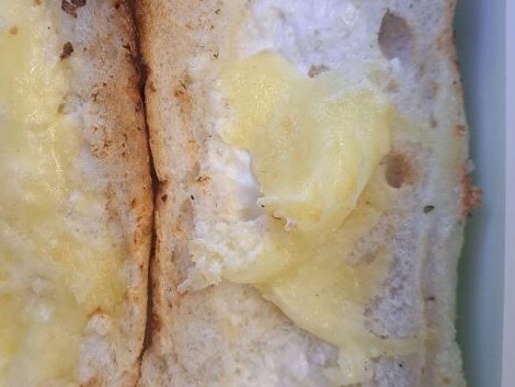 Cleveland Subway slammed for cold, poor quality cheesy garlic bread roll