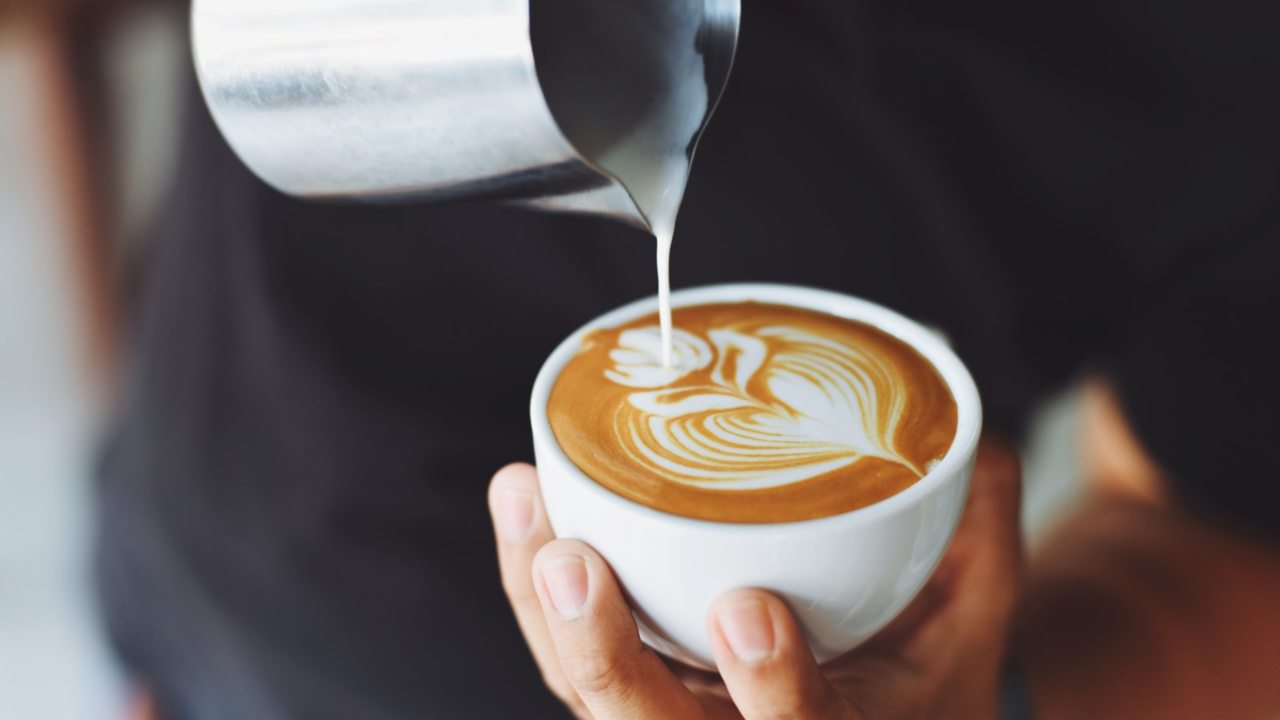 Drinking tea and coffee could reduce risk of stroke and dementia