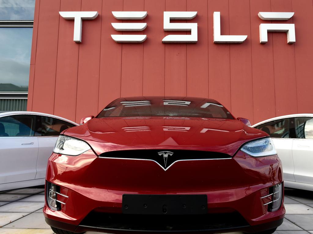 Americans yet to make switch to electric cars