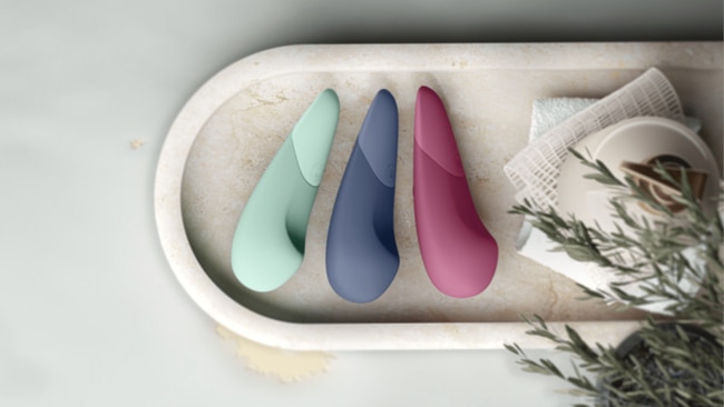 The Womanizer Vibe is available in three sensual shades: sage, dusky pink, dark blue. Image: Supplied