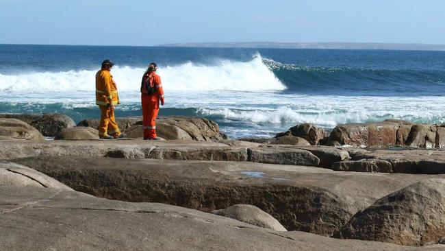 Emergency services search for a surfers’s body near Streaky Bay, in October 2023. Picture: Andrew Brooks/File