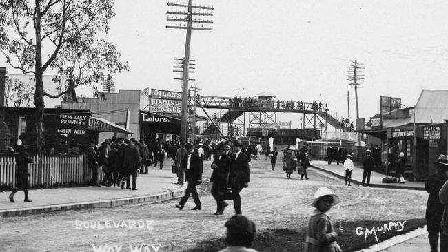 THEN: The Boulevarde at Woy Woy circa 1920s Picture Central Coast Libraries Gostalgia.