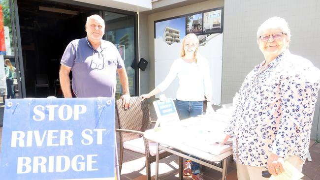 Stop The River Street Bridge campaigners Greg Nolan and Karina McLachlain speak with Tullamore resident Michele Langley about their petition. Picture: Ryan Young