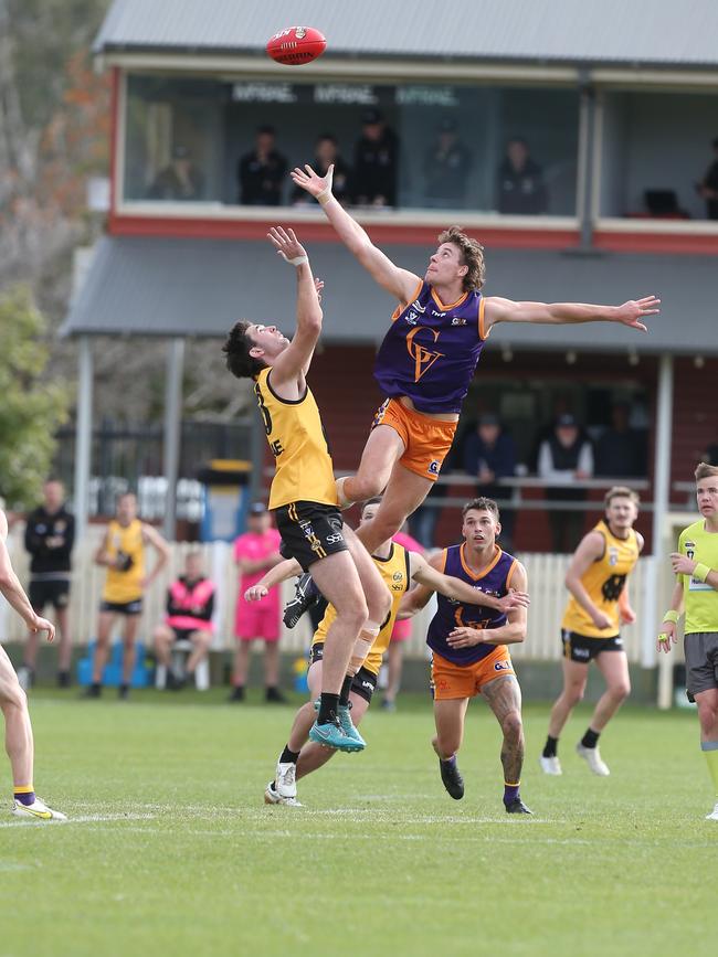 Goulburn Valley ruckman Bryce Stephenson competes with Ovens and Murray rival Jack Driscoll. Picture Yuri Kouzmin