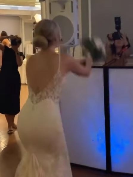 A video showing a bride preparing to throw her bouquet has been viewed over 20 million times. Picture: Instagram/surprizhikayeler