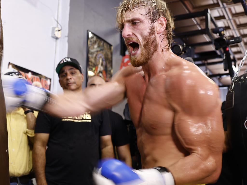 Logan Paul will have a 14kg weight advantage.