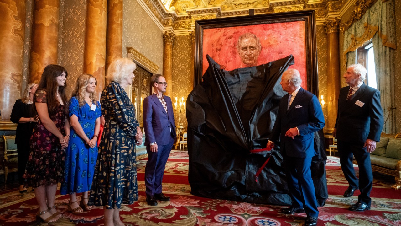 King Charles unveils unexpected, pink painting by artist Jonathan Yeo ...