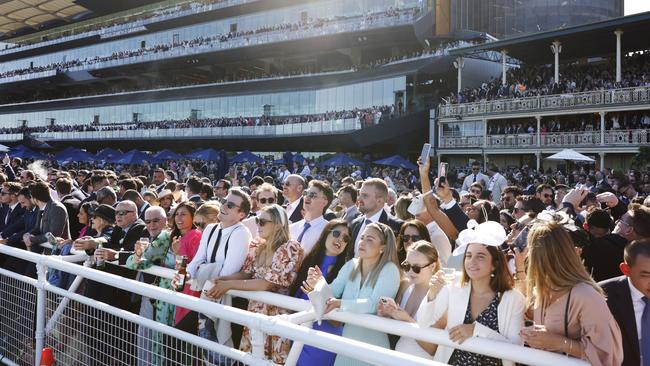 SYDNEY, AUSTRALIA - OCTOBER 15: A general view of the crowd during Everest Day at Royal Randwick Racecourse on October 15, 2022 in Sydney, Australia. (Photo by Mark Evans/Getty Images)