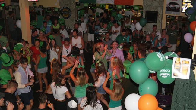 Fiddlers Green Irish Bar going off in Surfers Paradise, Gold Coast