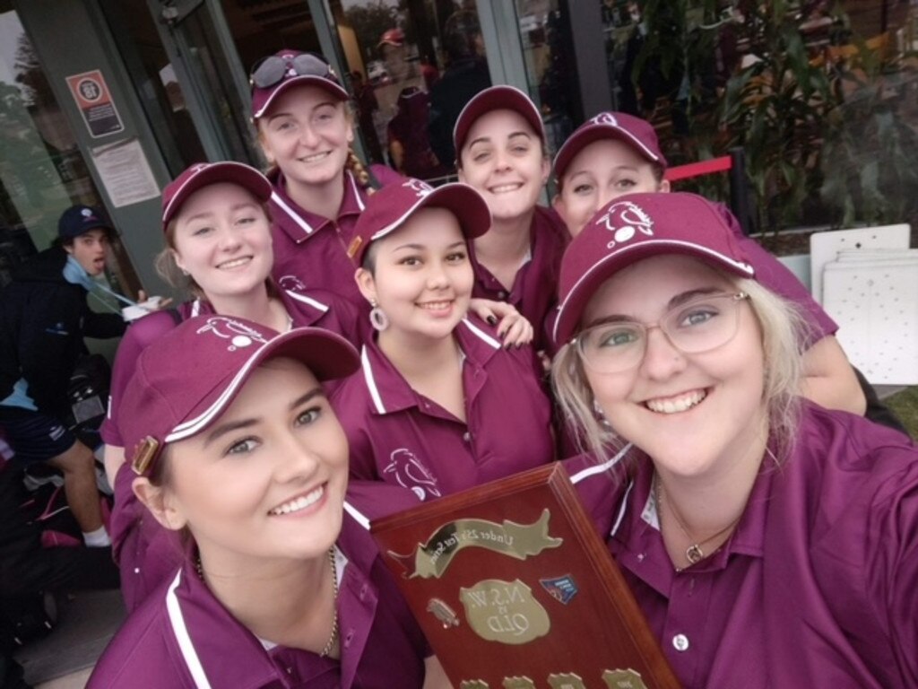 Ashlee Knight and the Queensland Under 25 Champion lawn bowls team in 2022. Photo: Contributed