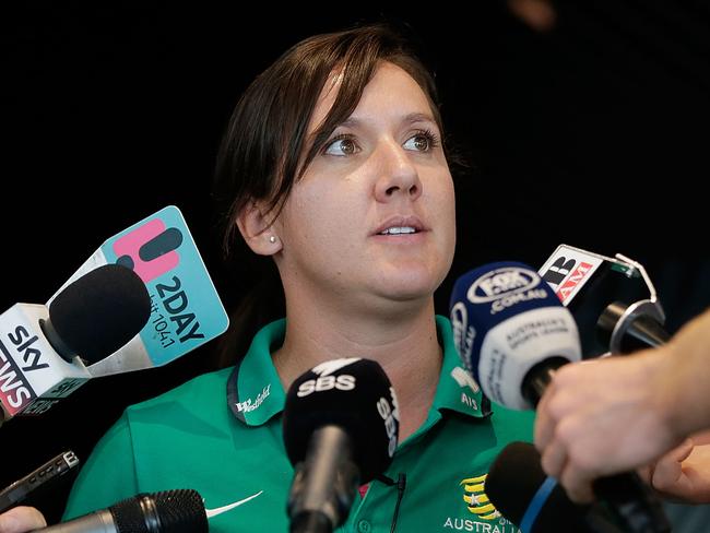 Former Matildas coach backs De Vanna
