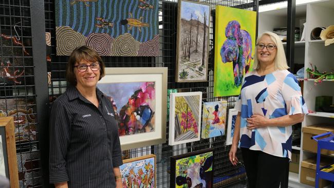 ART: Gallery 107 President Carolyn Tillman and Councillor Kaye Maguire. Pic: Supplied