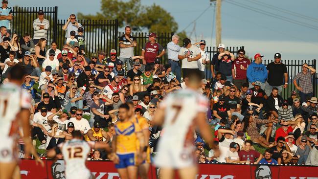 TAMWORTH, AUSTRALIA — MAY 08: The crowd watch on during the NSW Origin match between City and Country at Scully Park on May 8, 2016 in Tamworth, Australia. (Photo by Mark Kolbe/Getty Images)