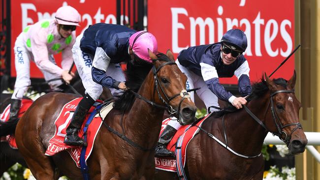 Rekindling edges out Johannes Vermeer to win the 2017 Melbourne Cup.