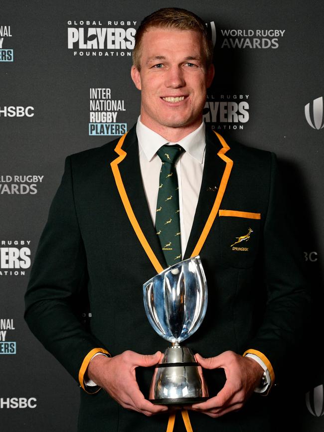 South Africa's Pieter-Steph du Toit poses with a trophy after he receives the World Rugby Men’s 15s Player of the Year prize during the 2024 World Rugby Awards. Picture: Frederic Dides / AFP