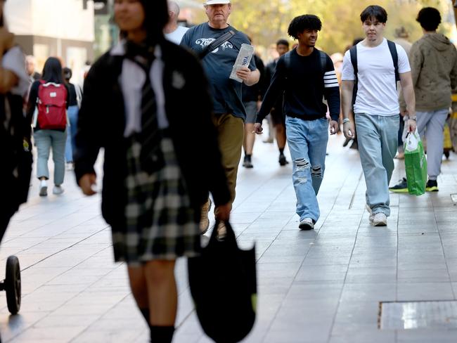 ADELAIDE, AUSTRALIA - NewsWire Photos 9,May, 2024:  Generics People out walking around the city. Picture: NCA NewsWire / Kelly Barnes