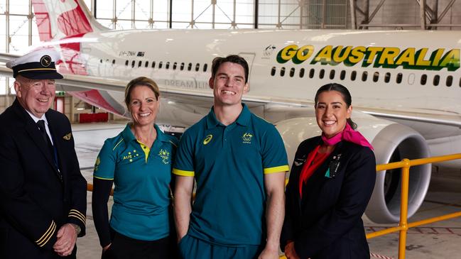 Qantas 787 First Officer Owen Zupp, Paralympian Emily Petricola, Olympian Kyle Bruce, Qantas Customer Service Agent Sofia De Freitas. Source: Supplied