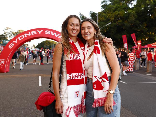 Talia Buckberry (left) with friend Jessica Stevens at Moore Park for the Sydney Swans vs Port Adelaide Preliminary Final. Picture: Jonathan Ng