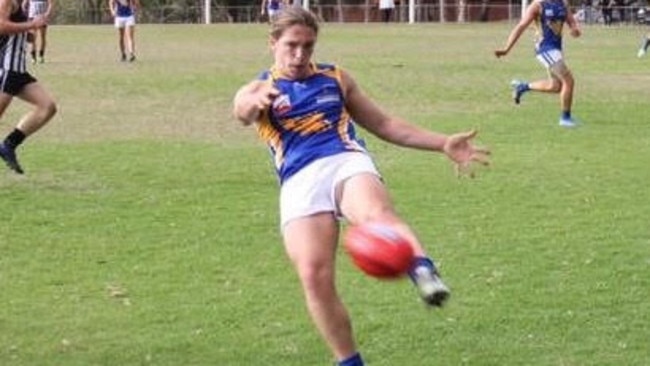 Brandon Hodges gets a kick away for Glen Waverley Hawks. Picture: Gavin Dore