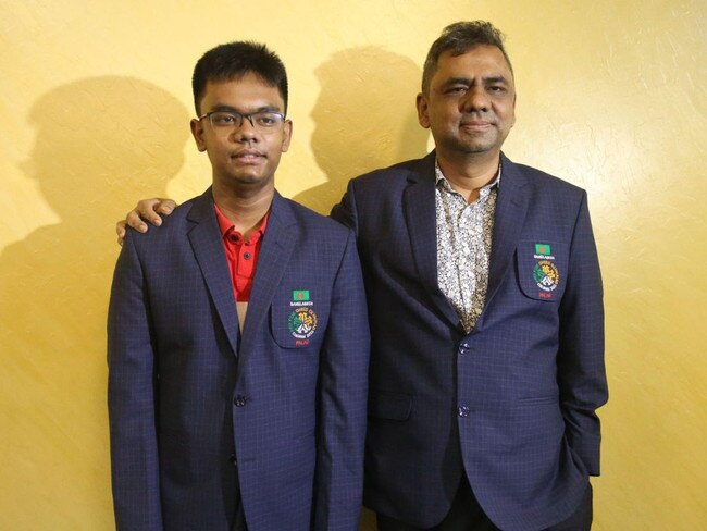 Grand Master Ziaur Rahman (R) along his son Tahsin Tajwar Zia (L) during a press conference organis bu Bangladesh Chess Federation at National Sports