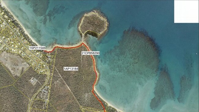 The proposed walking track would connect Dingo Beach and Hydeaway Bay.