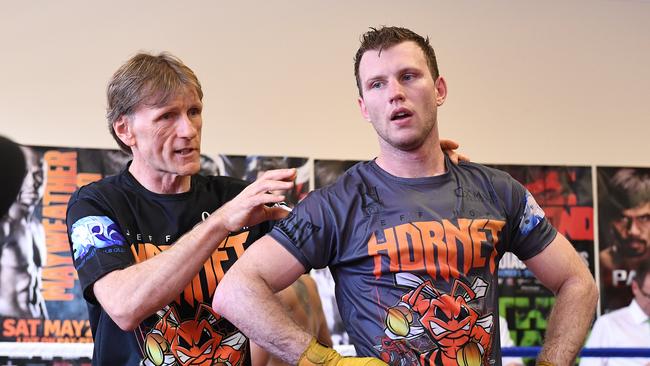 Coach Glenn Rushton (left) has urged Jeff Horn to stay off social media. Picture: AAP/Dave Hunt
