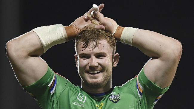 MACKAY, AUSTRALIA - AUGUST 27: Hudson Young of the Raiders reacts during the round 24 NRL match between the New Zealand Warriors and the Canberra Raiders at BB Print Stadium, on August 27, 2021, in Mackay, Australia. (Photo by Ian Hitchcock/Getty Images)