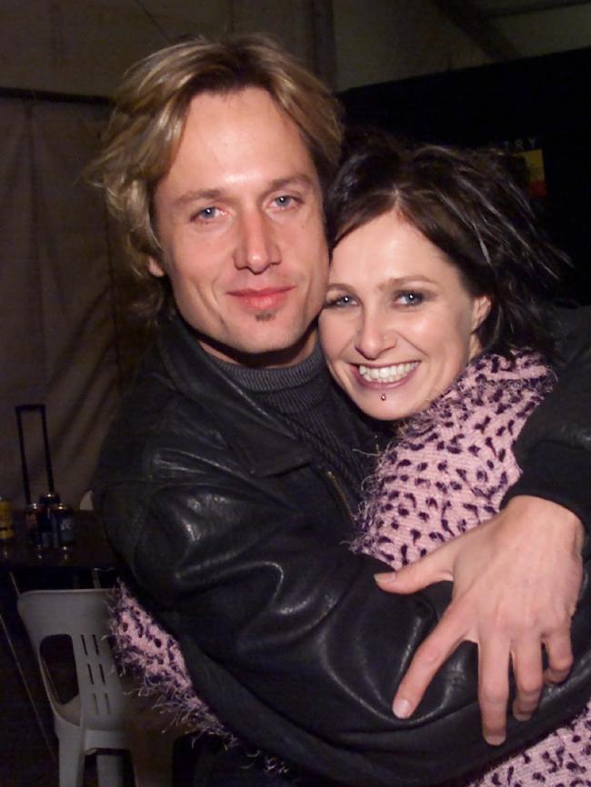 Keith Urban with Kasey Chambers in 2001.