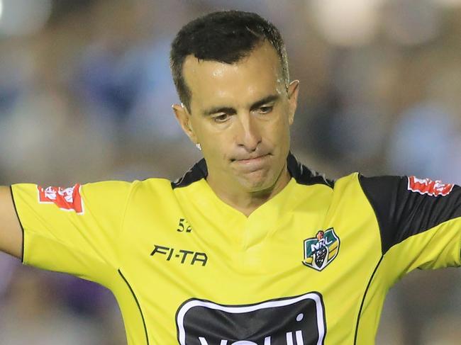 SYDNEY, AUSTRALIA - MARCH 30:  Referee Matt Cecchin awards a penalty to the Sharks during the round four NRL match between the Cronulla Sharks and the Melbourne Storm at Southern Cross Group Stadium on March 30, 2018 in Sydney, Australia.  (Photo by Mark Evans/Getty Images)