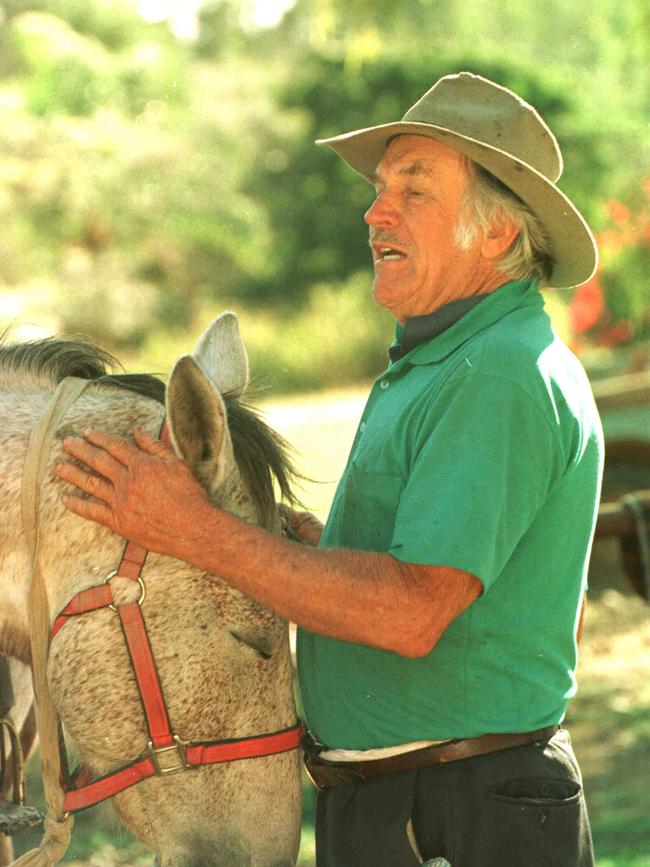 Ex horse breaker / stockman Des Day (74), and his horse. Photo taken 21 July 1999 by Rob Middenway.