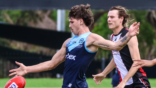 Sterling Mitchell of the Darwin Buffaloes earned the 2022-23 Round 18 NTFL Rising Star nomination. Picture: Celina Whan / AFLNT Media