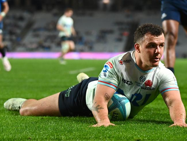 Dylan Pietsch scores a try for the Waratahs. Picture: Hannah Peters/Getty Images